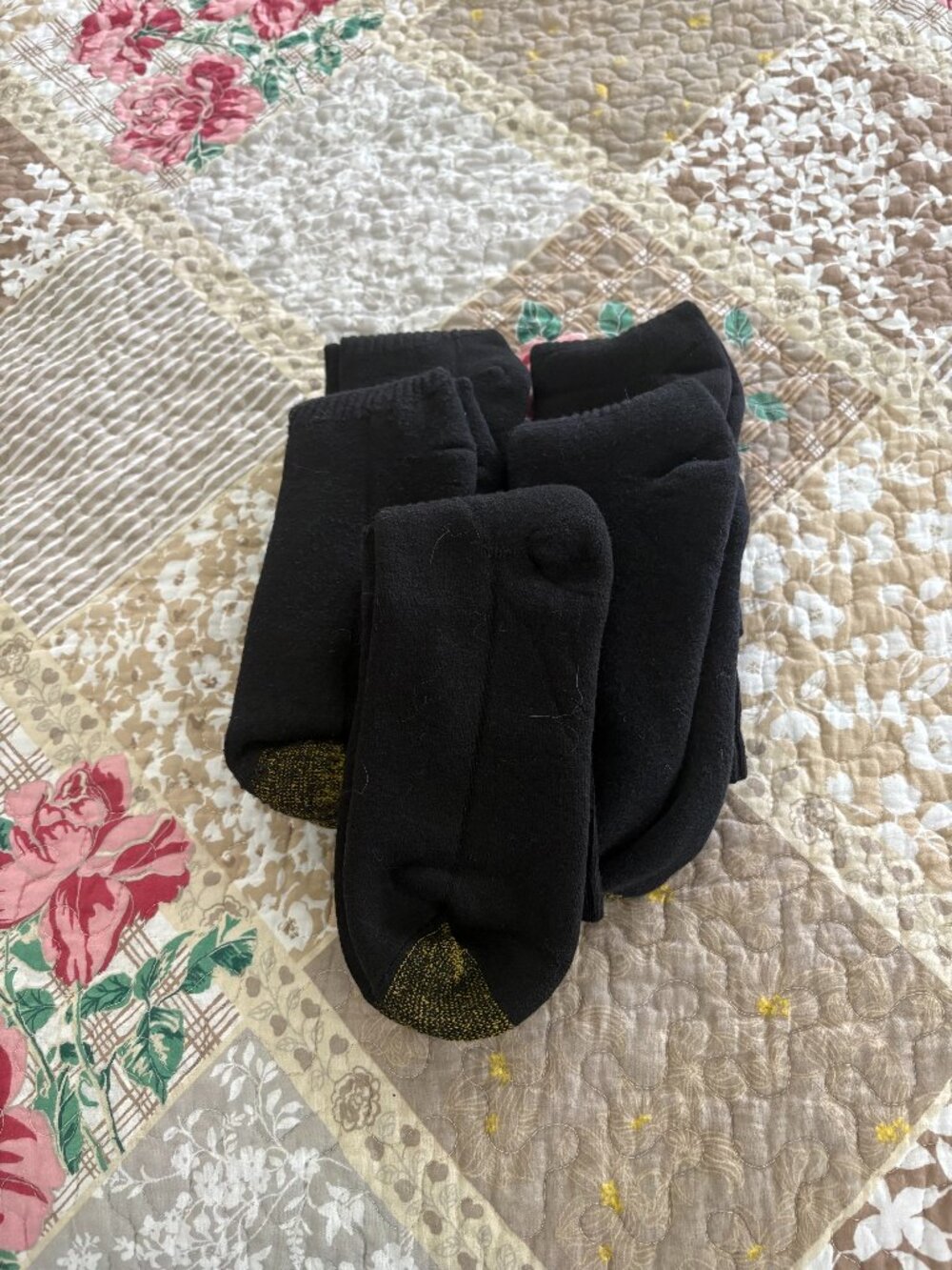 Gold Toe 5 Pairs of Men's Black Ribbed Crew Socks Size 10 to 13